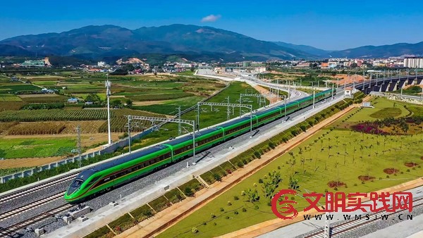 云南：创新开行多元化旅游列车 激活文旅经济新引擎