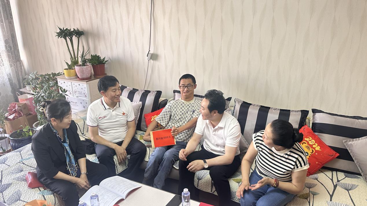 全国爱国拥军模范寇立国赴甘肃开展公益慰问活动