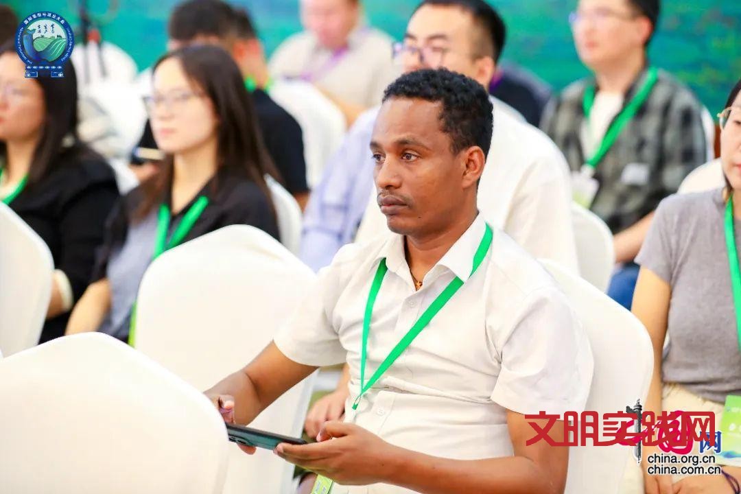 国际草原与草业大会在内蒙古呼伦贝尔成功召开