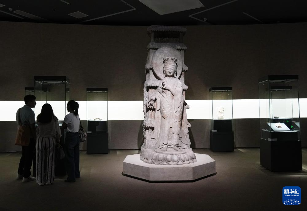 “云海相望——云冈石窟艺术特展”在沪开幕