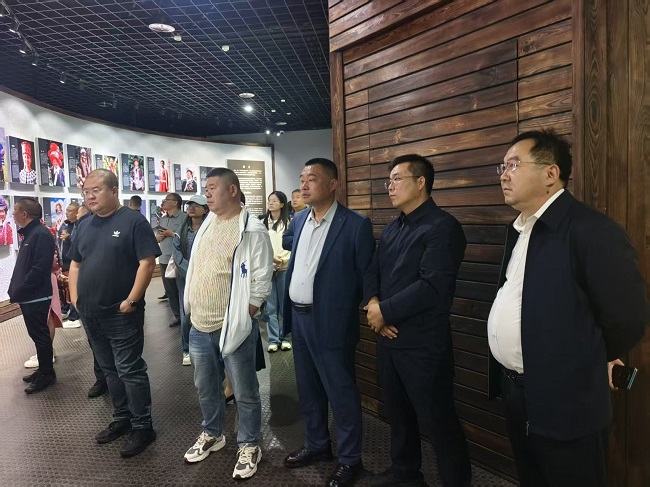 山西灵丘县民营企业家综合素质提升培训班在云南大学圆满结业