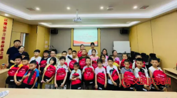 书香传爱!江西南昌举行“益心赣国学科普小书包”捐赠活动 image.png