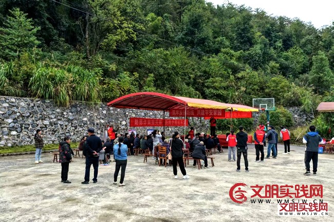 祁东“帮帮团”:“微舞台”点亮重阳,暖透山乡老人心 微信图片_20251025154235_51_367.jpg