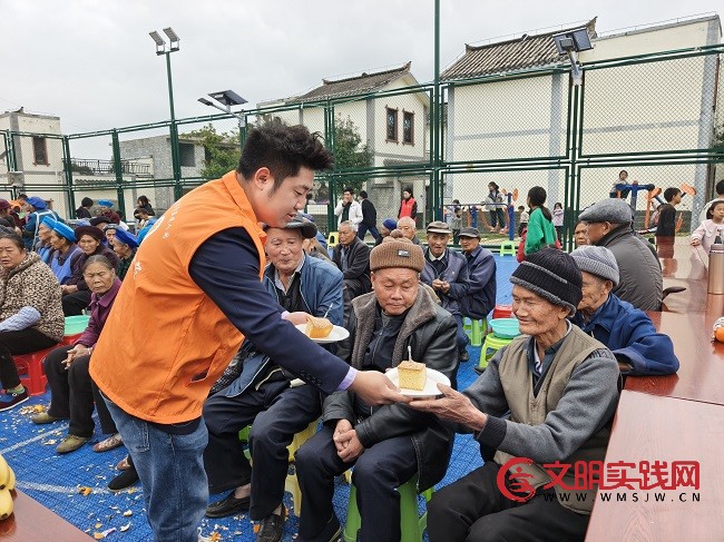 贵州贞丰县阳光公益协会联合开展“重阳节”慰问活动 微信图片_20251026184517_71_669.jpg