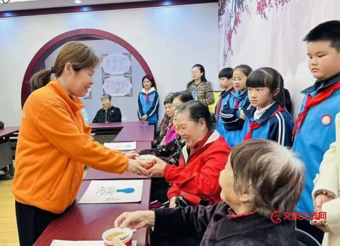 2025年湖北省老龄产业协会“敬老月”活动丰富多彩 image.png