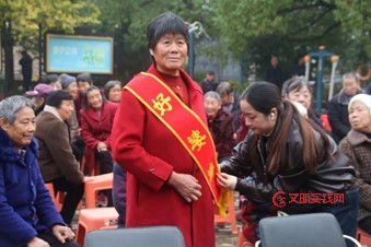 光山县上官岗社区:敬老情意浓 文明“十好”树新风 图片222.jpg