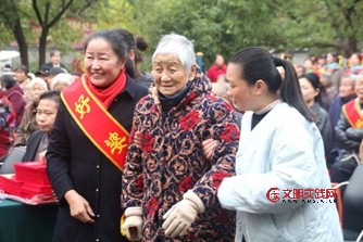 光山县上官岗社区:敬老情意浓 文明“十好”树新风 图片333.jpg