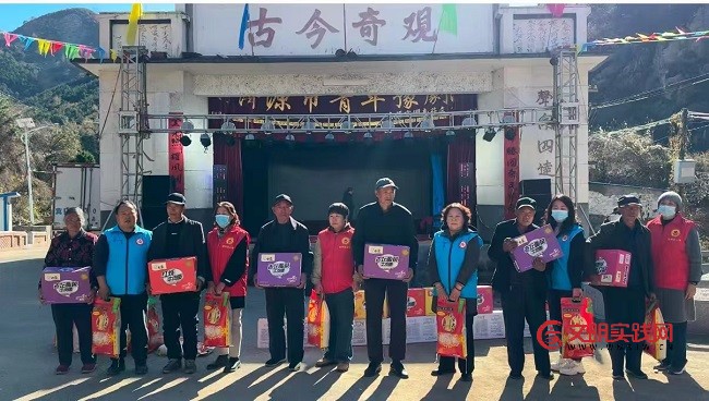 文艺巡演传精神 公益服务暖民心——灵丘县党的二十大精神与移风易俗文艺宣传巡演走进独峪乡东庄村 微信图片_20251104205832_73_680.jpg