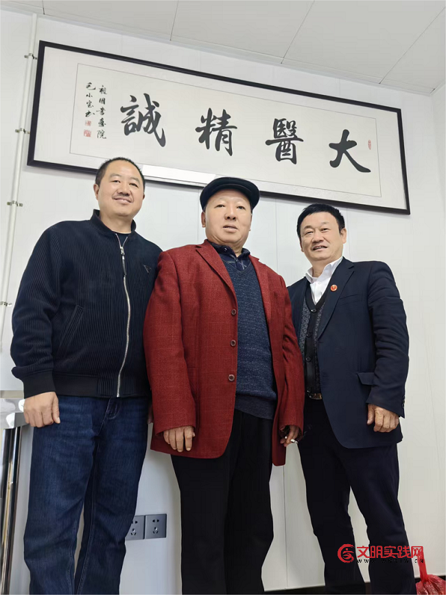 祖国书画院走进岳西百岁堂康养中心开展公益活动 祖国书画院走进岳西百岁堂康养中心开展公益活动