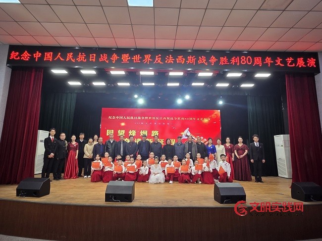 山西绛县举办第十届中小学书法美术作品展 微信图片_20251110132633_134_15.jpg