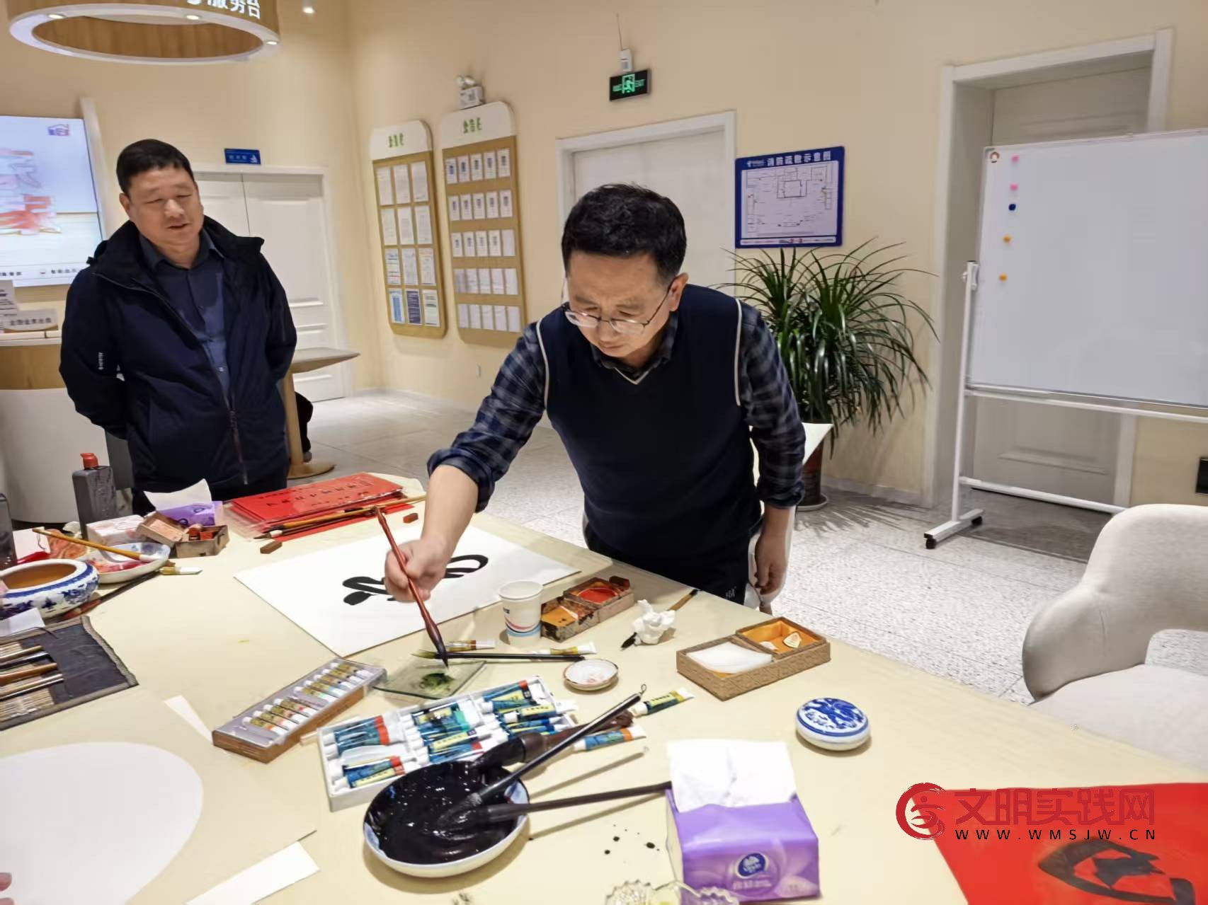 翰墨飘香颂电信 丹青溢彩写襄阳 一一襄阳电信举办书画答谢会 微信图片_20251111231334_306_86.jpg