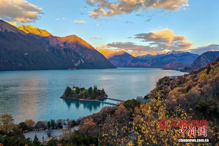 (走进中国乡村)西藏巴松措湖畔:农牧民吃香“旅游饭” (走进中国乡村)西藏巴松措湖畔:农牧民吃香“旅游饭”