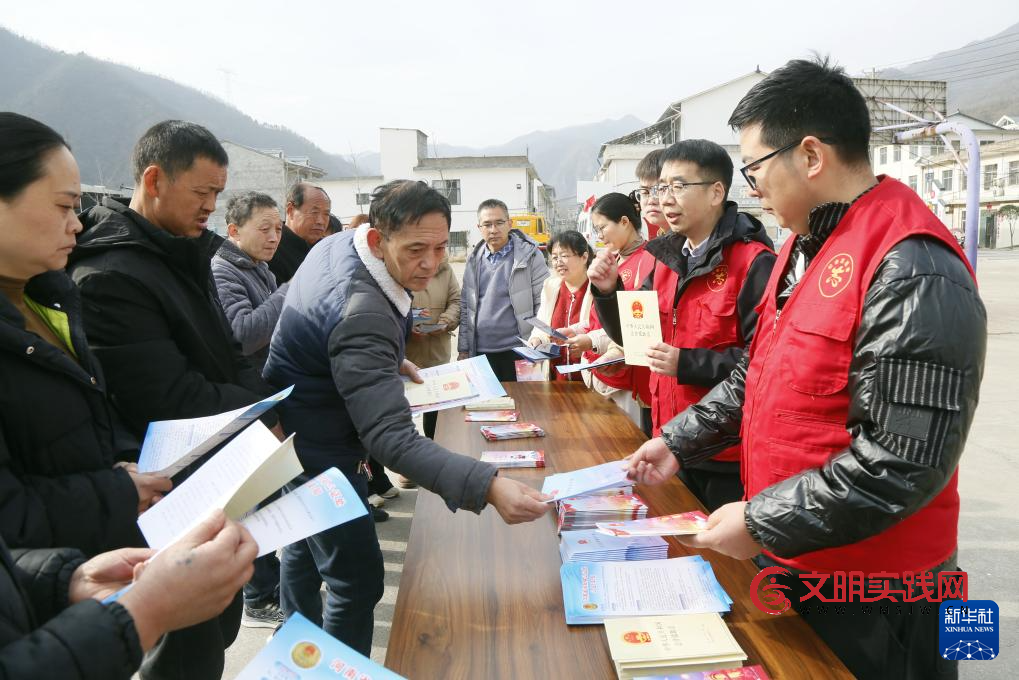 各地开展普法宣传 迎接国家宪法日 各地开展普法宣传 迎接国家宪法日