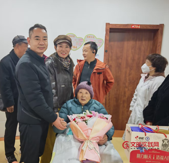 传递健康关怀 弘扬敬老美德 一一新疆中驼生物科技有限公司走进武汉社区慰问百岁老人 image.png