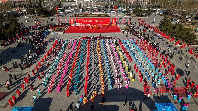 非遗焕彩舞灵丘 文化惠民暖人心——2026年灵丘县广场舞大赛圆满落幕 微信图片_20260103134011_758_34.jpg