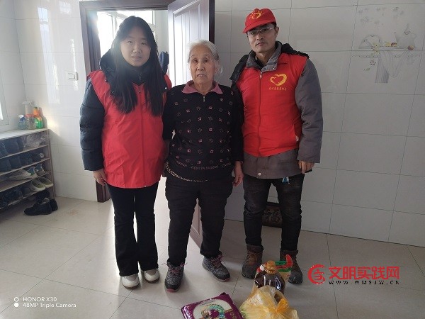 爱心送温暖   寒冬别样情