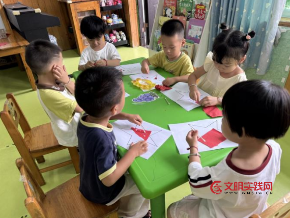 “传承红色基因 童心向祖国” ——赣州瑞金市经济技术开发区幼儿园开展红色文化主题教育活动 image.png