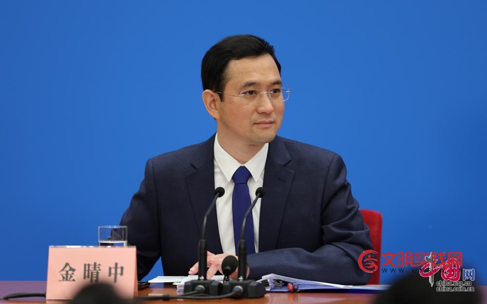 十四届全国人大四次会议举行新闻发布会 十四届全国人大四次会议举行新闻发布会