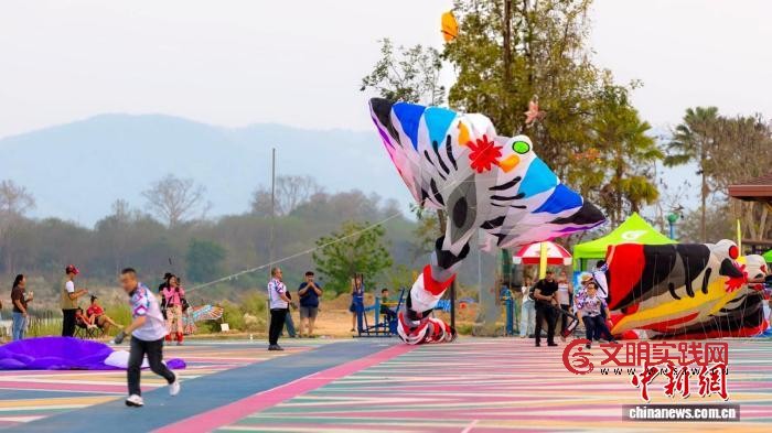 潍坊风筝翱翔泰北天空助力中泰文化交流