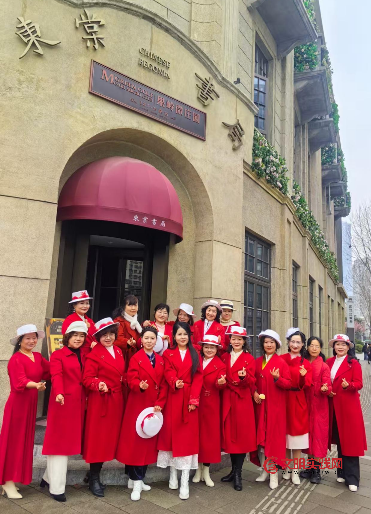 春风伴书香,阅见“她时光” ——她时光·锦心读书会民国“书香碟影”雅集在武汉东棠书局举行 image.png