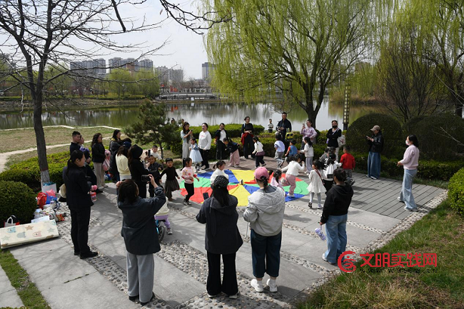 山西闻喜开展“赴一场春之约”亲子活动 山西闻喜开展“赴一场春之约”亲子活动