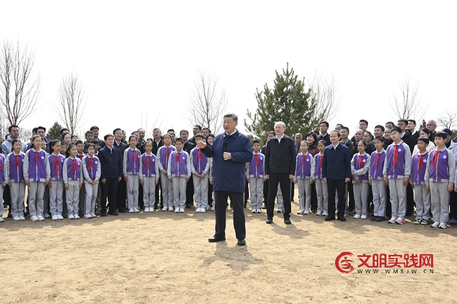 党和国家领导人参加首都义务植树活动