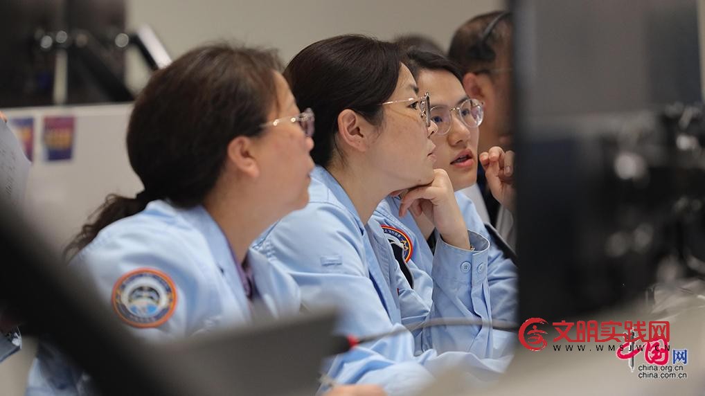 神舟二十一号航天员乘组圆满完成第三次出舱 在轨驻留时间延长