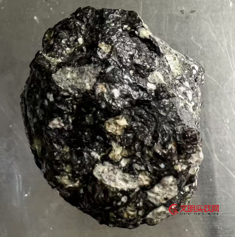 我国本土发现的首块月球陨石有重要发现