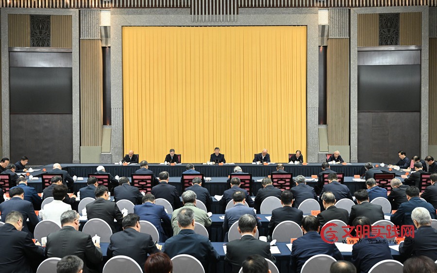 习近平出席加强基础研究座谈会并发表重要讲话