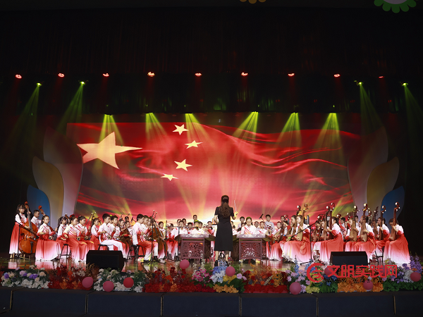 童心向阳 红心筑梦——广东中山市小榄丰华学校举行“六一嘉年华暨读书艺术节”闭幕式活动
