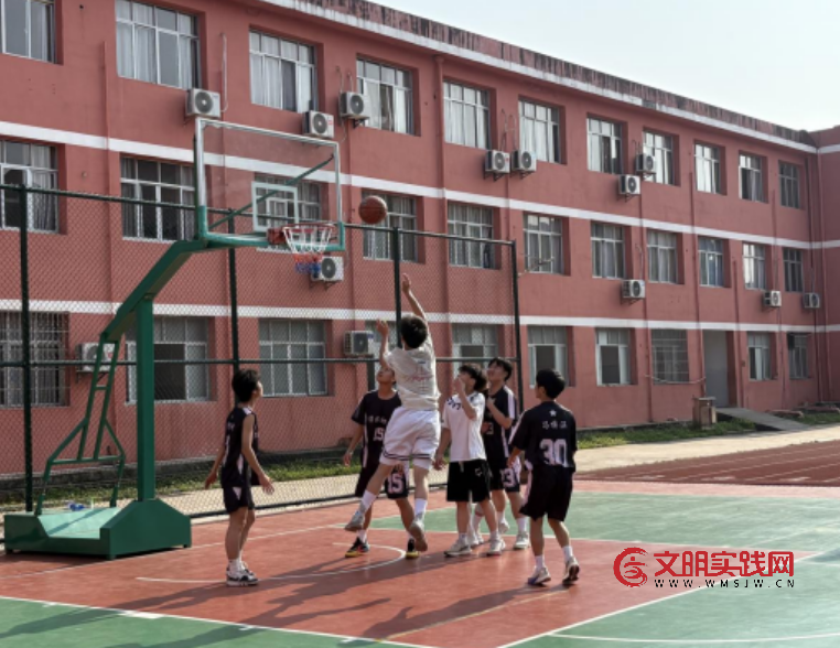 赛场逐鹿燃热血,篮下鏖战展雄风 ——江西万载县株潭中学成功举办赣西片区四校篮球赛 image.png