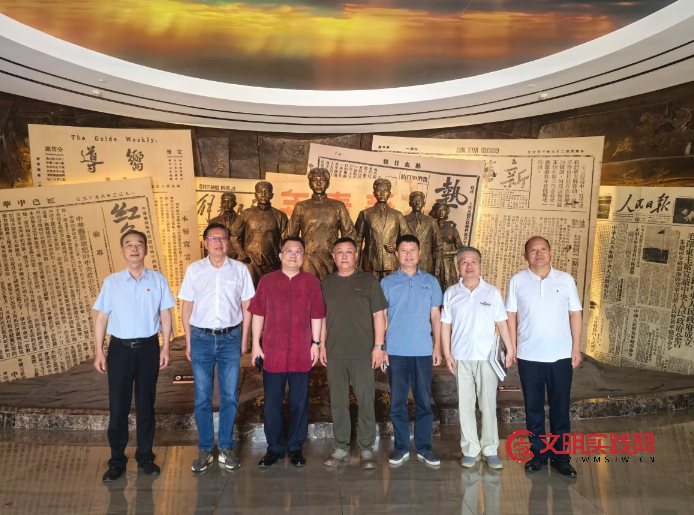 烈士后裔相聚龙源报刊馆 共同追忆先辈的革命事迹 image.png