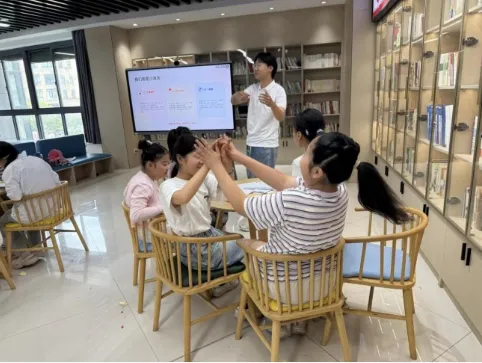 淮安大学生科学院“青衿书香志愿者队”走进长西街道党群服务中心开展阅读种子志愿服务活动 image.png