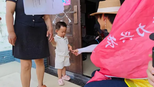 深耕乡村调研 座谈共话振兴——重庆移通学院竞技体育中心实践团深入农户走访开展助农调研活动 image.png