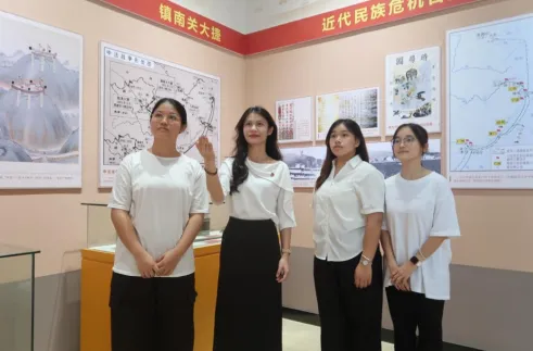 寻访雄关红色文脉 调研边关发展脉络 ——“边关星火调研队”赴友谊关片区开展边关历史与发展专题调研 image.png