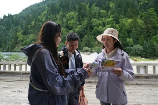 从直播间到雪山:清华学子探索文旅传播新路径 image.png